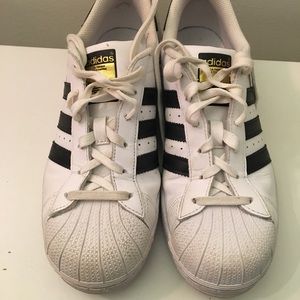 Adidas superstars